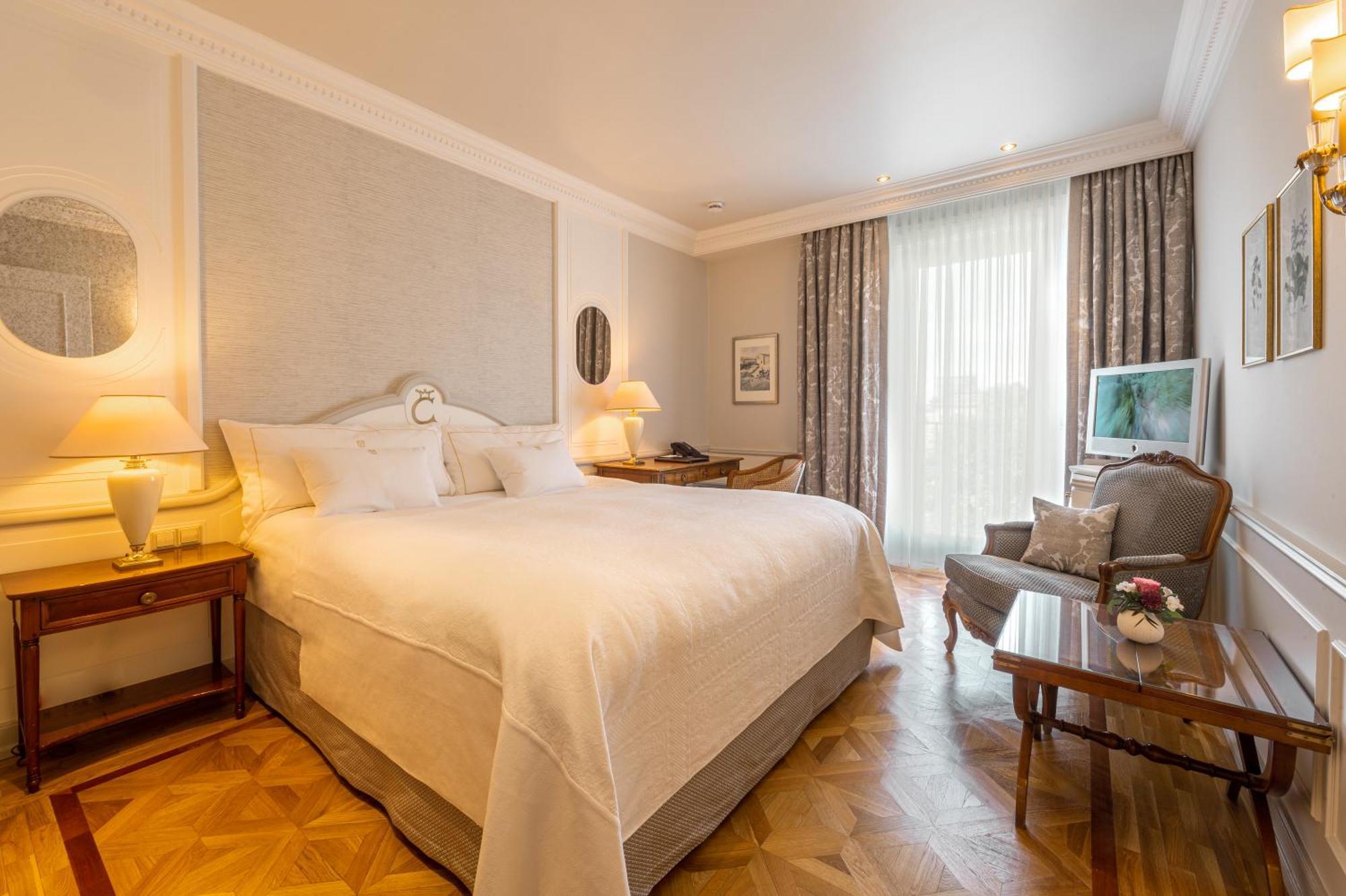 โรงแรมโคลอมบี ไฟรบวร์กอิมไบรส์เกา ภายนอก รูปภาพ A room at the hotel