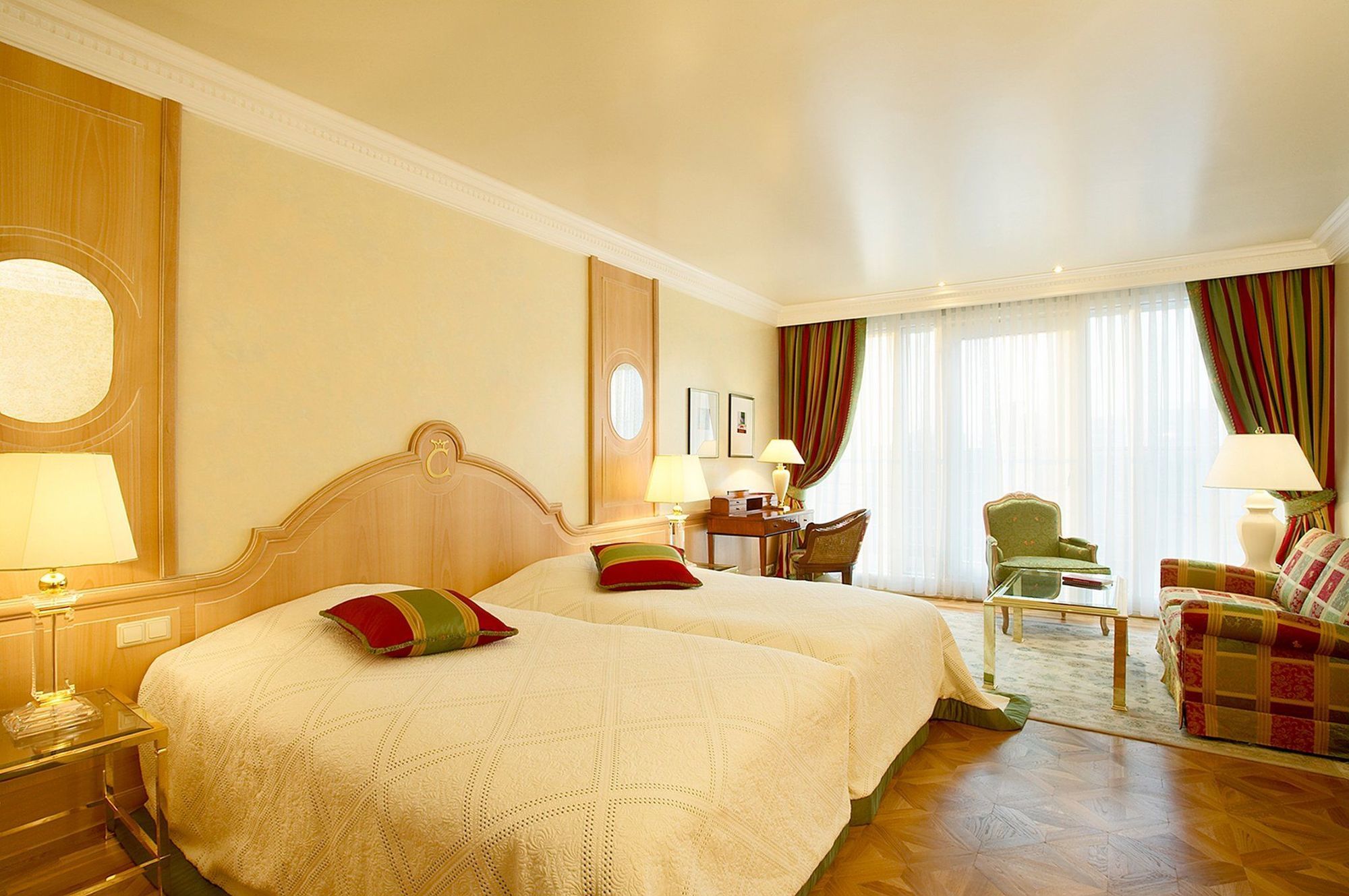 โรงแรมโคลอมบี ไฟรบวร์กอิมไบรส์เกา ห้อง รูปภาพ A room at the Hotel de la Tour