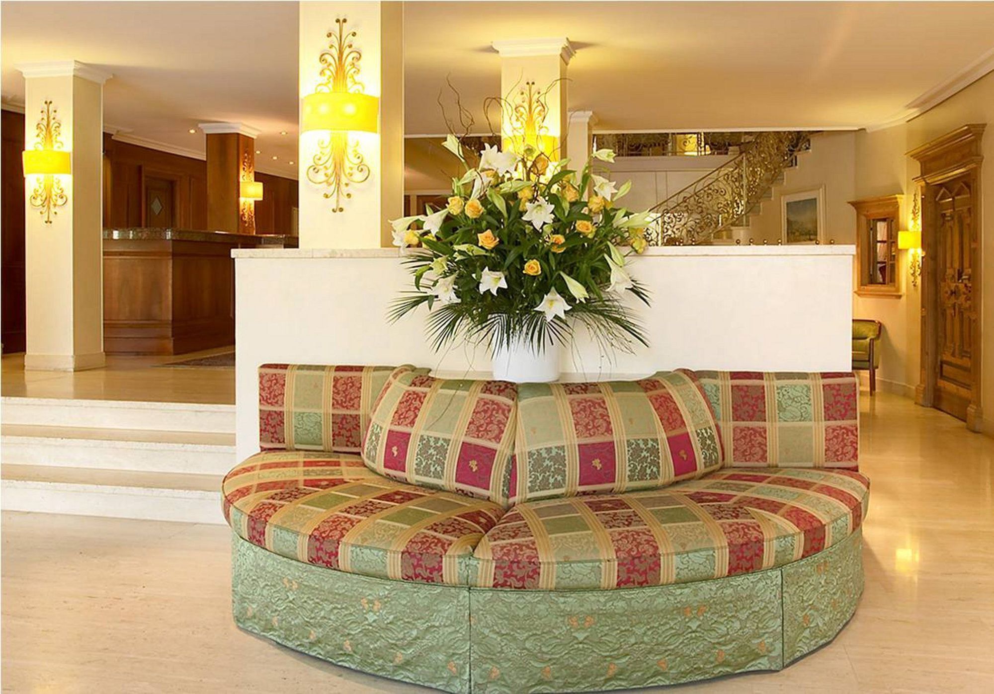 โรงแรมโคลอมบี ไฟรบวร์กอิมไบรส์เกา ภายใน รูปภาพ Interior of the hotel
