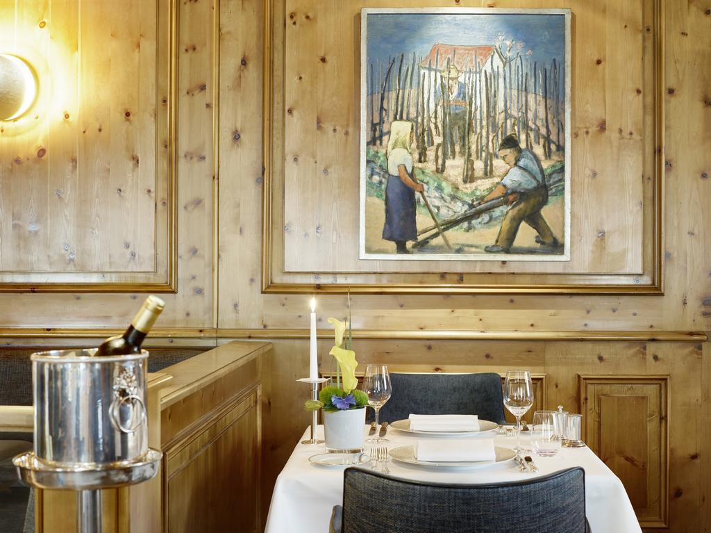โรงแรมโคลอมบี ไฟรบวร์กอิมไบรส์เกา ภายนอก รูปภาพ Restaurant "Dolderhof"