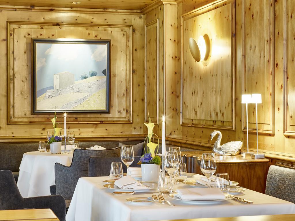โรงแรมโคลอมบี ไฟรบวร์กอิมไบรส์เกา ภายนอก รูปภาพ Restaurant "Dolder Grand"