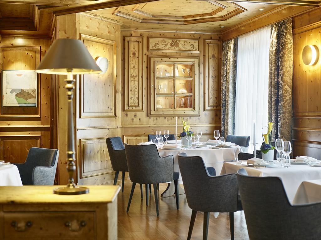 โรงแรมโคลอมบี ไฟรบวร์กอิมไบรส์เกา ภายนอก รูปภาพ Restaurant "La Pergola"